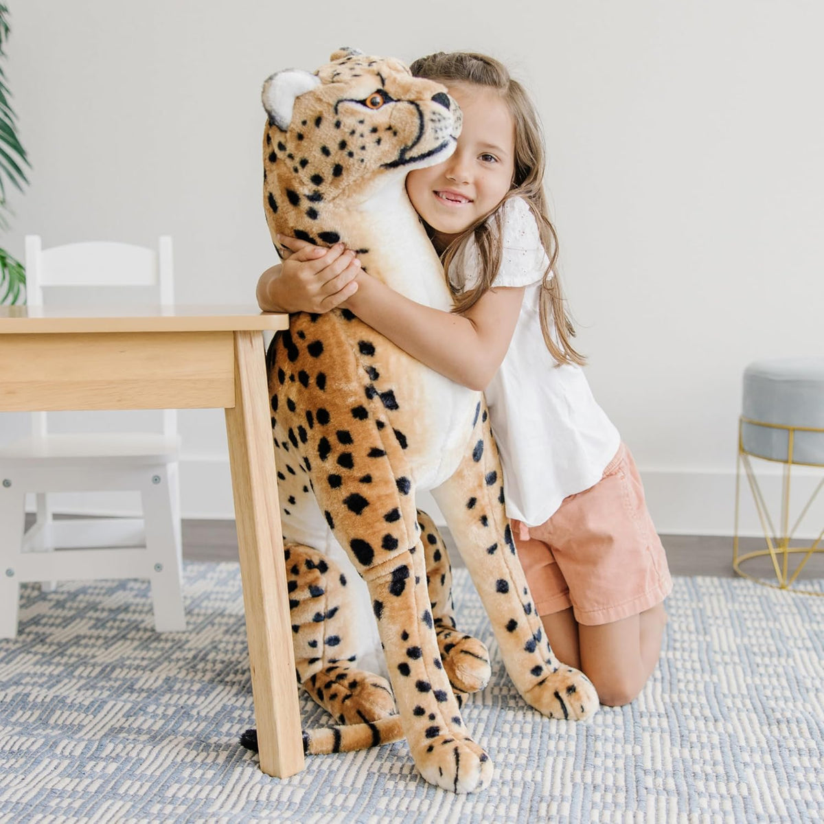 Animal realista de pelucha de leoparodo de Melissa &amp; Doug. Más...