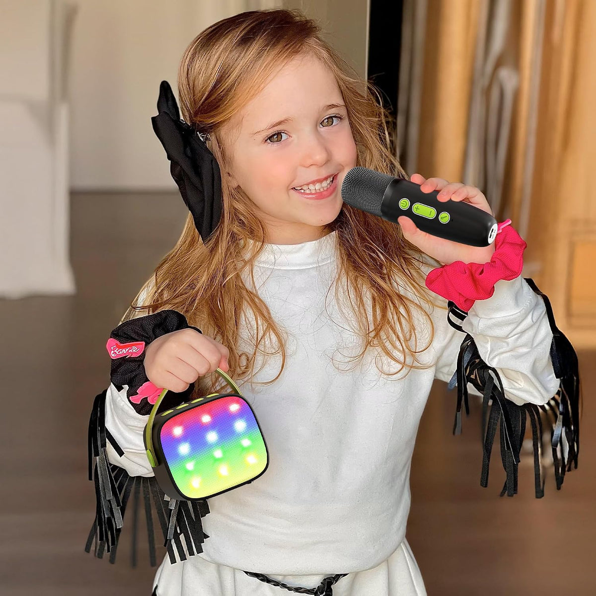 YLL Mini Máquina de Karaoke con 2 Micrófonos Inalámbricos, MEJORES...