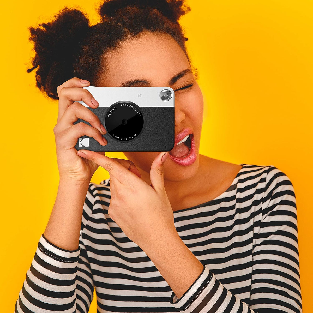 Cámara digital de impresión instantánea Kodak PRINTOMATIC (negra) c...