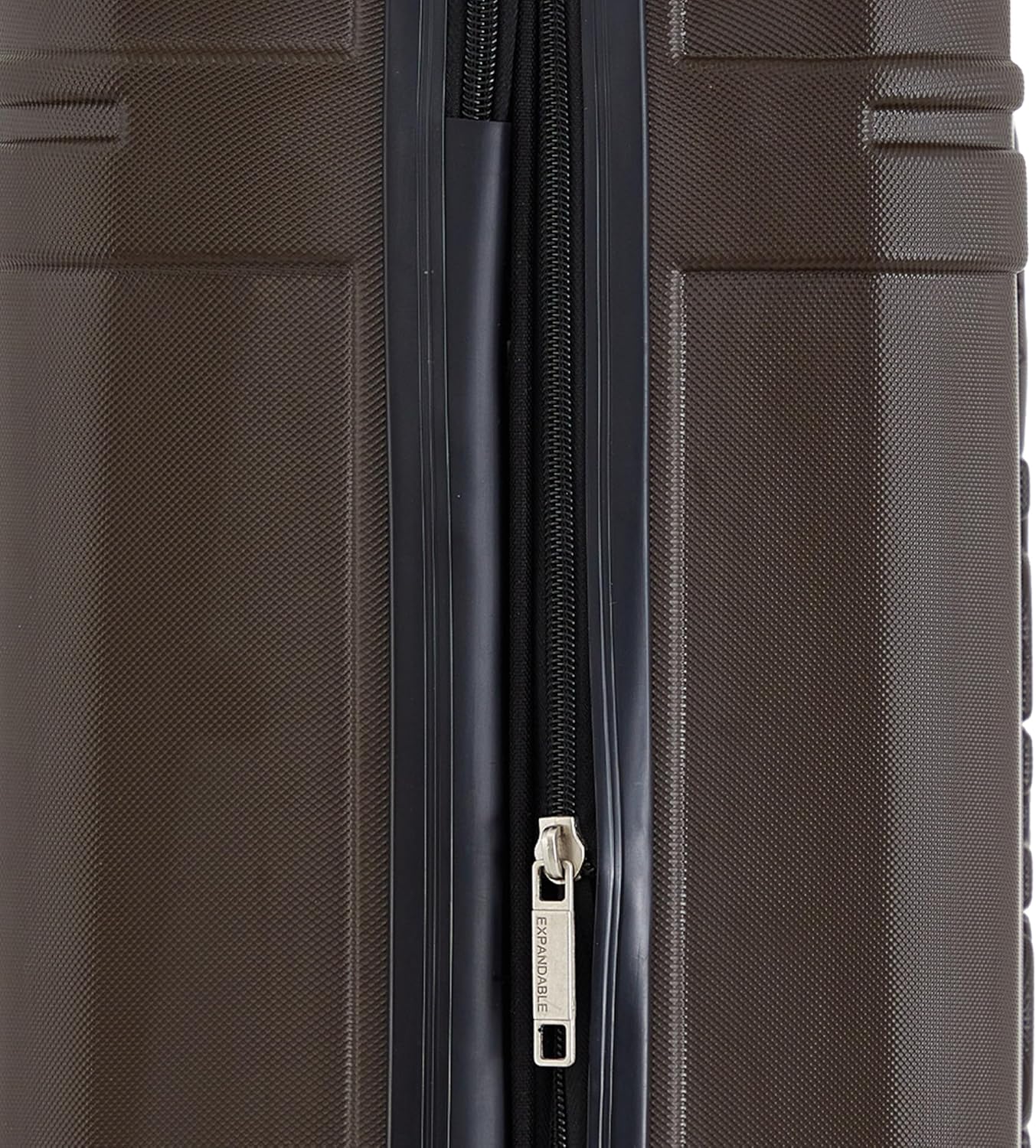 Wrangler Equipaje de mano rígido astral de 20", cedro