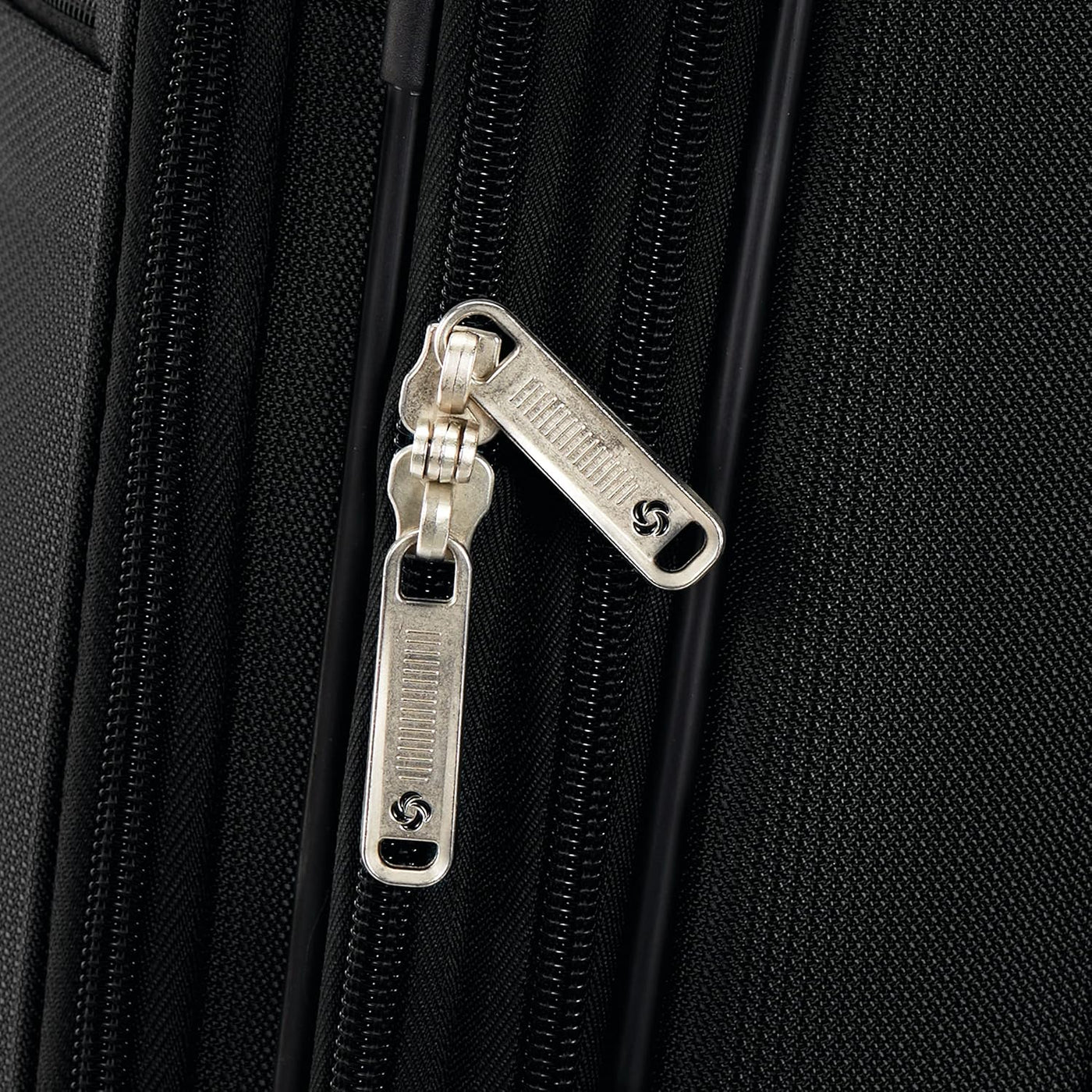 Samsonite Aspire DLX Softside - Juego de equipaje expandible con ru...