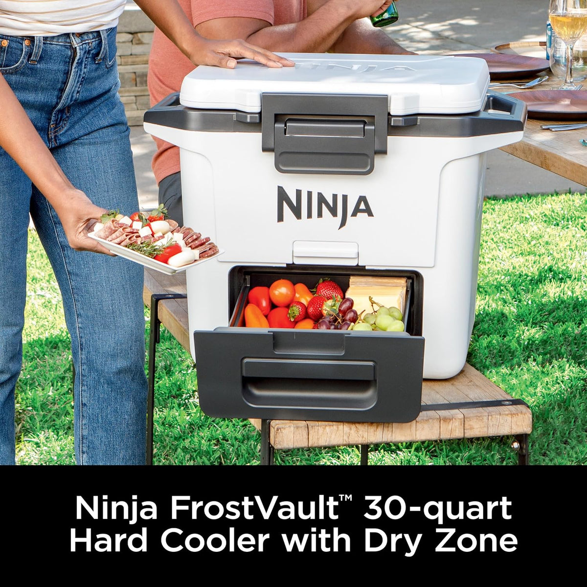 Ninja FrostVault - Enfriador duro de 30 cuartos con cajón de almace...