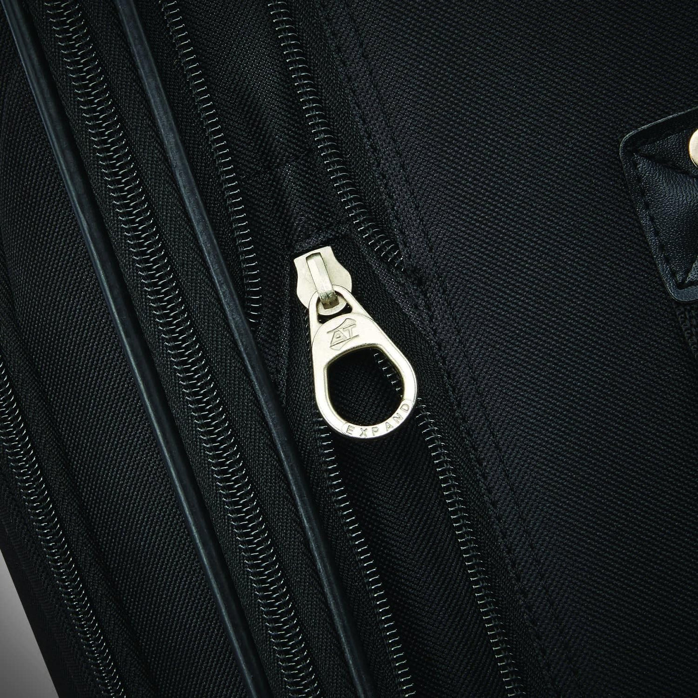 American Tourister Fieldbrook XLT - Equipaje vertical de superficie...